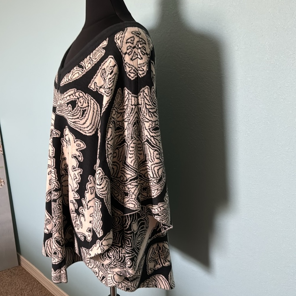 Pretty poncho - Picture 5 of 5